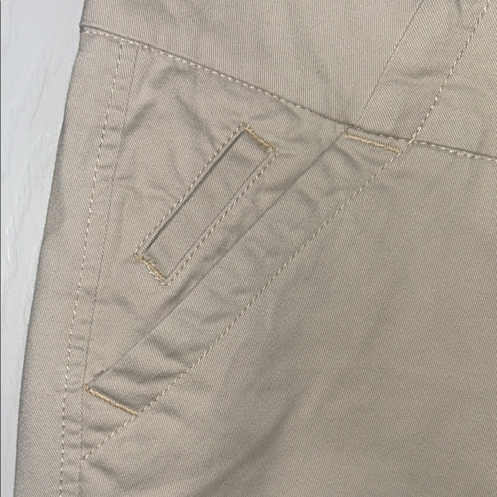 Jag Jeans Women's Ainsley Khaki Shorts - Picture 4 of 10